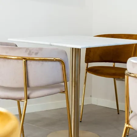 Demetrio Ars מלון פיאצ'נצה